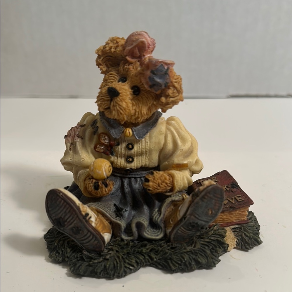 Boyd’s Bears retired 1999 collectible Chrissie… Game, set, match